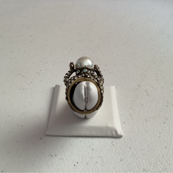 Heidi Daus Elegant Pearl and Crystal Flower Ring - Picture 2 of 3